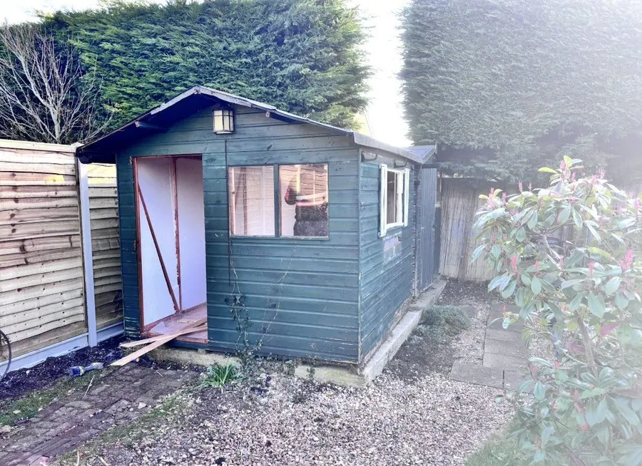 Garden clearance carried out by KCO Landscapes — project 1