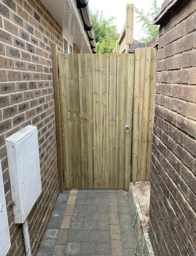 Garden fencing supplied and fitted by KCO Landscapes — project 14