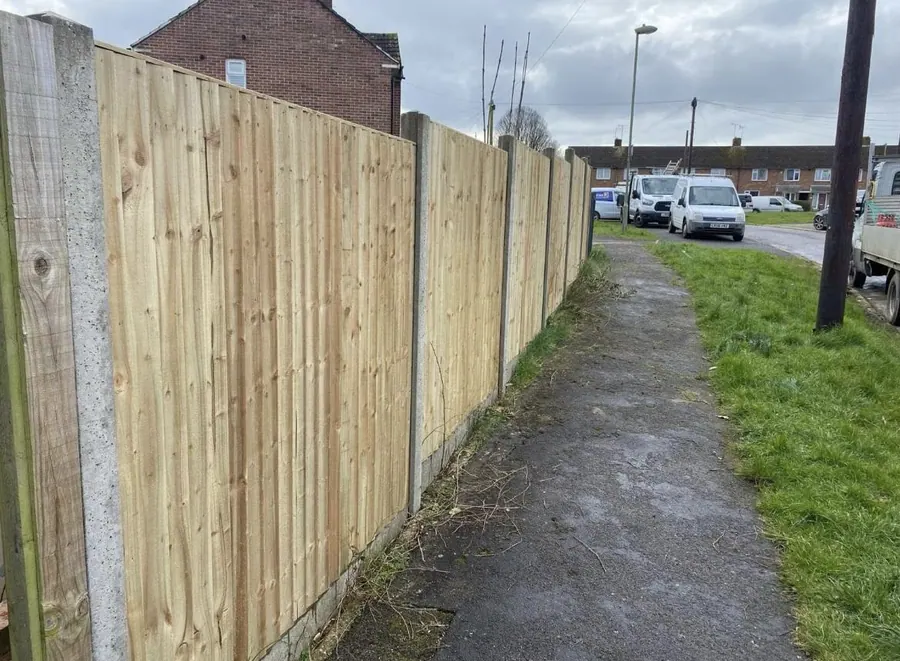 Garden fencing supplied and fitted by KCO Landscapes — project 16