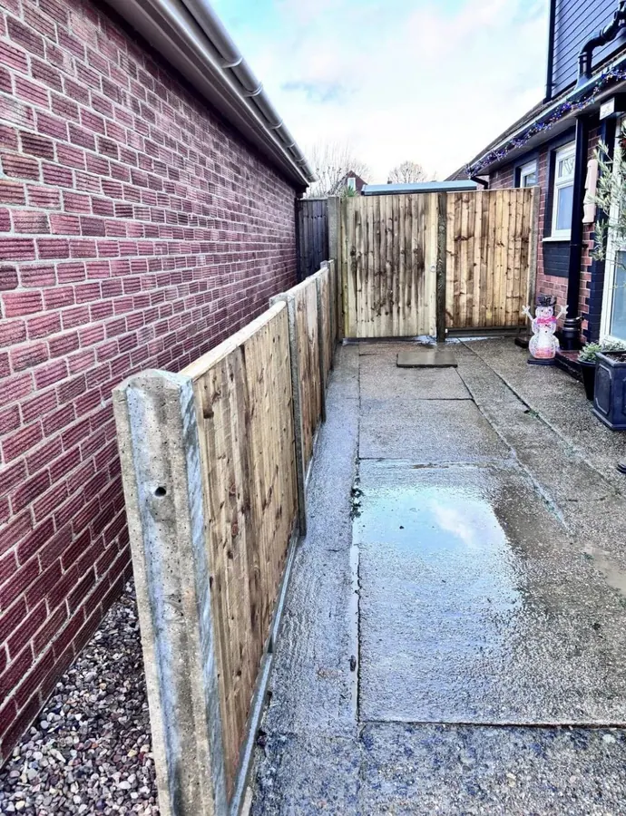 Garden fencing supplied and fitted by KCO Landscapes — project 17