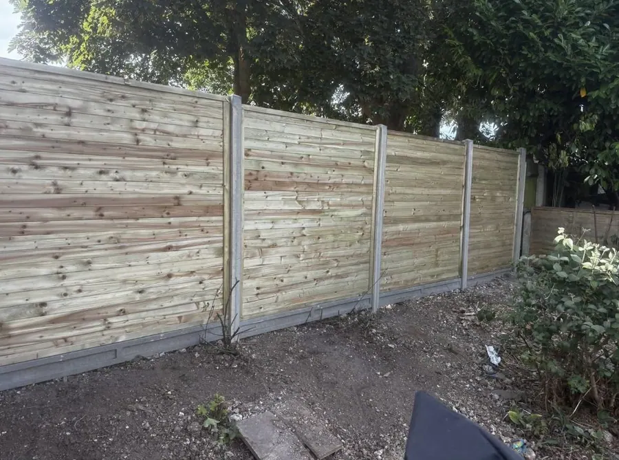 Garden fencing supplied and fitted by KCO Landscapes — project 19